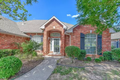 Exterior - 2821 Stonebridge Ct, Norman, OK 73071 photo 3 of 8