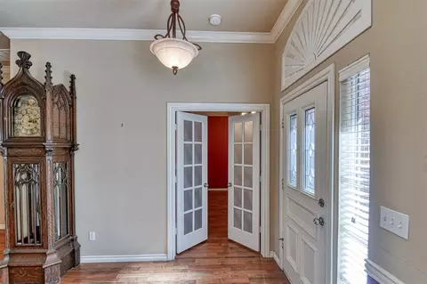 Entry Way - 2821 Stonebridge Ct, Norman, OK 73071 photo 3 of 4
