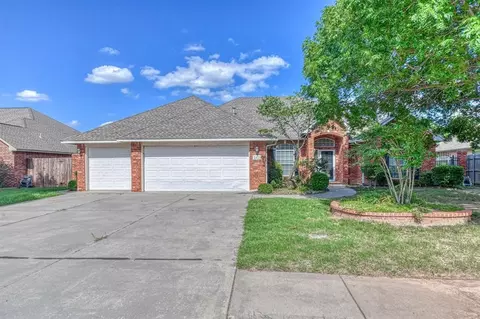 2821 Stonebridge Ct, Norman, OK 73071