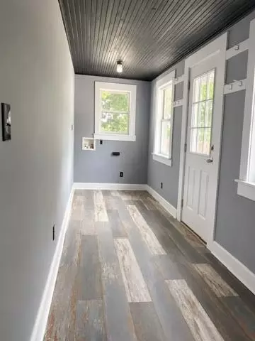 Entry Way - 402 E Maple St, Cushing, OK 74023 photo 3 of 3