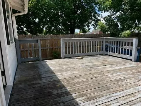Exterior - 402 E Maple St, Cushing, OK 74023 photo 5 of 7
