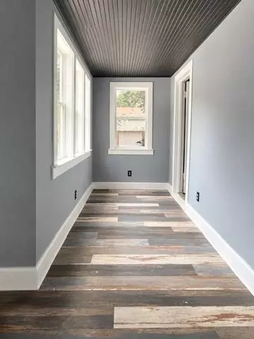 Entry Way - 402 E Maple St, Cushing, OK 74023 photo 2 of 3