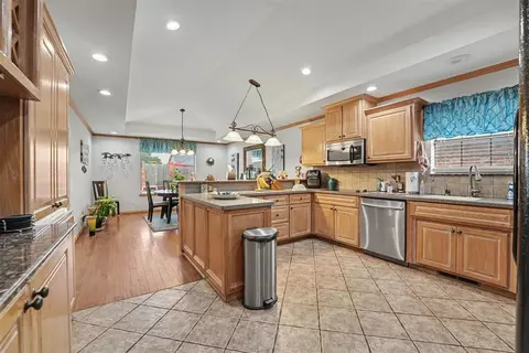 Kitchen - 3004 Mallard Ct, Altus, OK 73521 photo 3 of 6