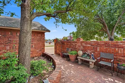 Exterior - 3004 Mallard Ct, Altus, OK 73521 photo 5 of 11