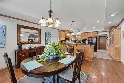 Dining - 3004 Mallard Ct, Altus, OK 73521 photo 2 of 6