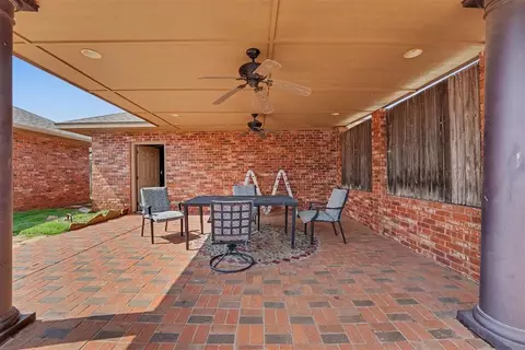 Exterior - 3004 Mallard Ct, Altus, OK 73521 photo 7 of 11