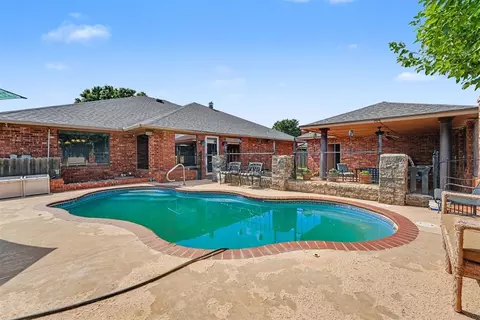 Exterior - 3004 Mallard Ct, Altus, OK 73521 photo 11 of 11