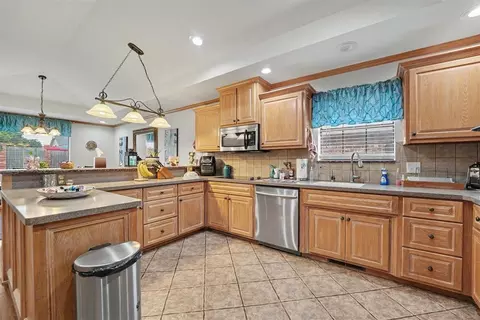 Kitchen - 3004 Mallard Ct, Altus, OK 73521 photo 4 of 6