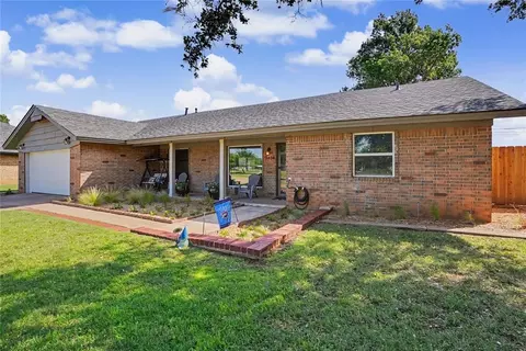 2404 Apache Pass, Altus, OK 73521 photo 4