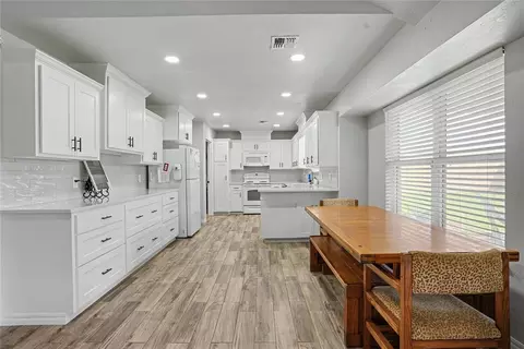 2404 Apache Pass, Altus, OK 73521 photo 14