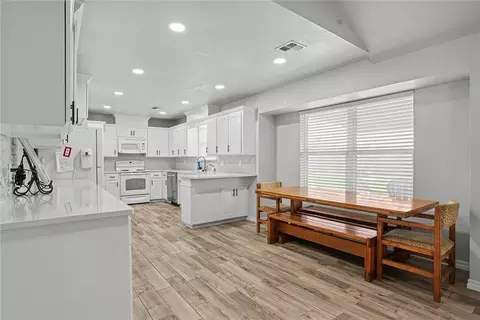 2404 Apache Pass, Altus, OK 73521 photo 13