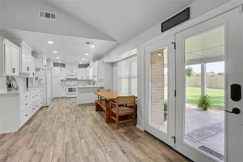 2404 Apache Pass, Altus, OK 73521 photo 12