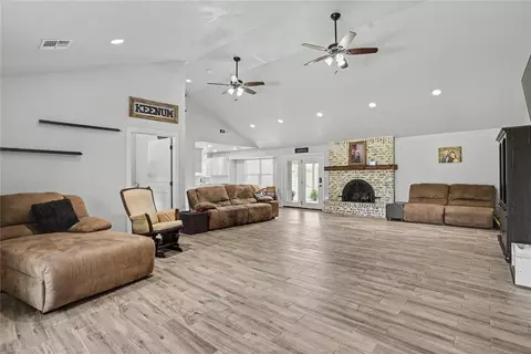2404 Apache Pass, Altus, OK 73521 photo 5