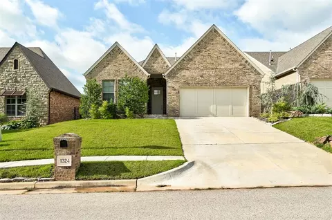 1324 Chelham Ln, Edmond, OK 73034