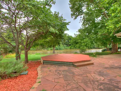 7309 N Hammond Ave, Warr Acres, OK 73132
