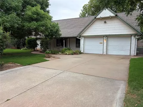 7309 N Hammond Ave, Warr Acres, OK 73132