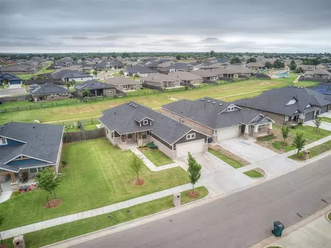 View/Area - 1237 SW 162nd St, Moore, OK 73170 photo 1 of 6