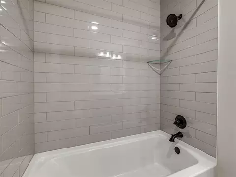 Bath - 1237 SW 162nd St, Moore, OK 73170 photo 6 of 6