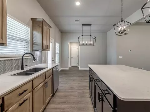Kitchen - 1237 SW 162nd St, Moore, OK 73170 photo 3 of 6
