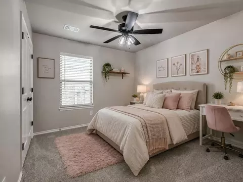 Bedroom - 1237 SW 162nd St, Moore, OK 73170 photo 6 of 7