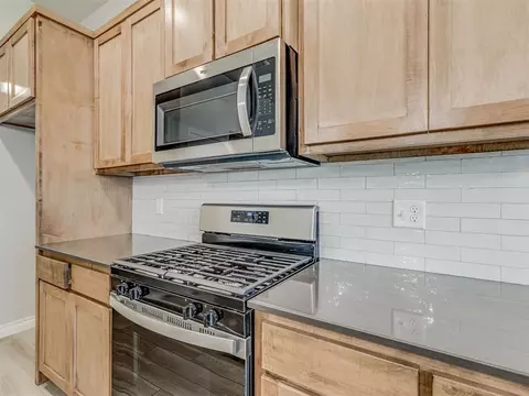 Kitchen - 371 Park Ln, Harrah, OK 73045 photo 8 of 8