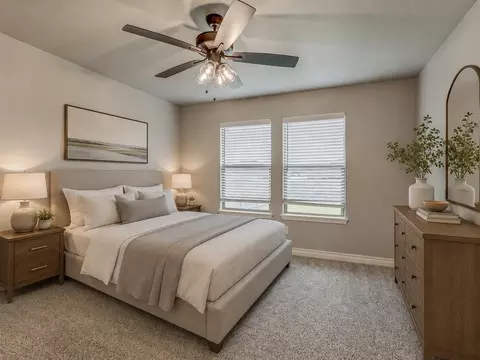 Bedroom - 371 Park Ln, Harrah, OK 73045 photo 1 of 7