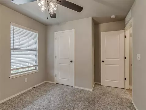 Bedroom - 371 Park Ln, Harrah, OK 73045 photo 5 of 7