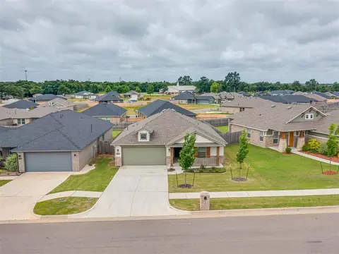 View/Area - 371 Park Ln, Harrah, OK 73045 photo 1 of 5