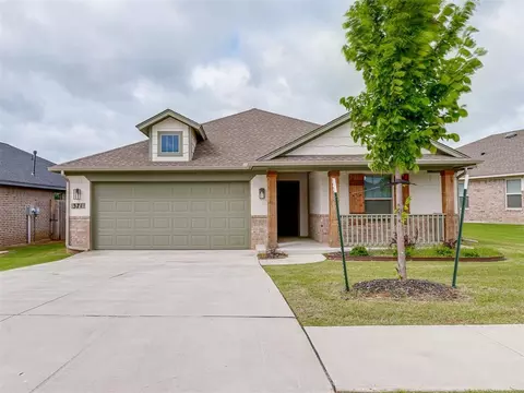 Exterior - 371 Park Ln, Harrah, OK 73045 photo 2 of 6