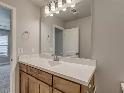 Bath - 371 Park Ln, Harrah, OK 73045 photo 2 of 6