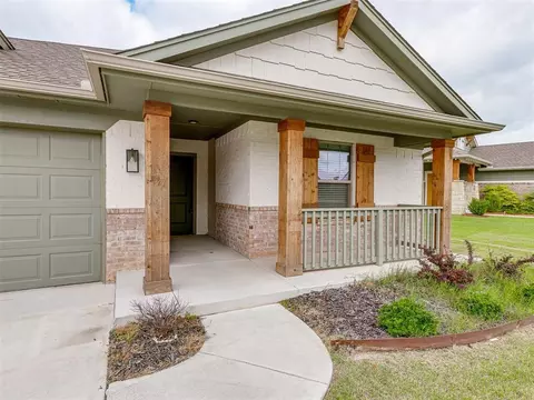 Exterior - 371 Park Ln, Harrah, OK 73045 photo 3 of 6