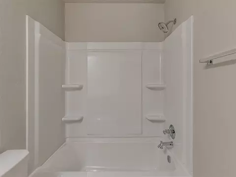 Bath - 371 Park Ln, Harrah, OK 73045 photo 6 of 6