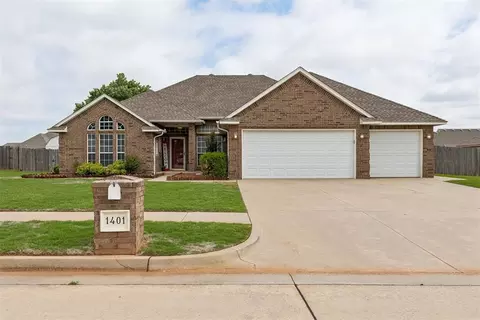 1401 Continental Way, Mustang, OK 73064