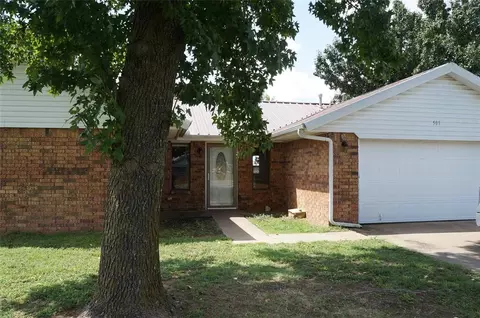 Exterior - 501 S Clifford Ct, Wayne, OK 73095 photo 4 of 5