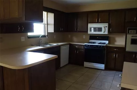 Kitchen - 501 S Clifford Ct, Wayne, OK 73095 photo 1 of 1