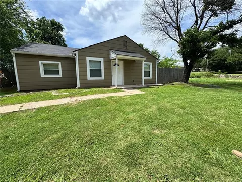 2411 N Clarke St, Choctaw, OK 73020