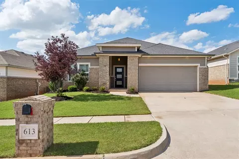 613 NW 182nd St, Edmond, OK 73012