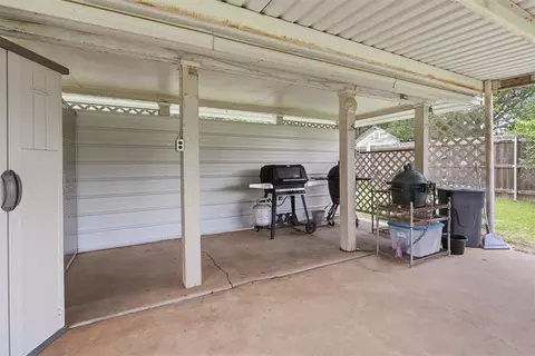 Exterior - 218 E H St, Ringling, OK 73456 photo 9 of 10