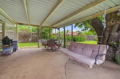 Exterior - 218 E H St, Ringling, OK 73456 photo 8 of 10