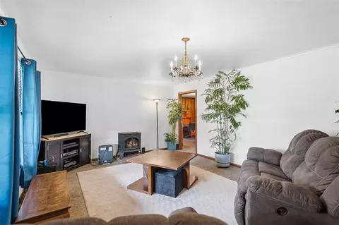 Living - 218 E H St, Ringling, OK 73456 photo 3 of 5