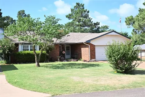 432 E Carson Ln, Mustang, OK 73064