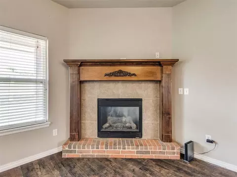 Living - 416 Rolling Meadow Dr, Noble, OK 73068 photo 3 of 5