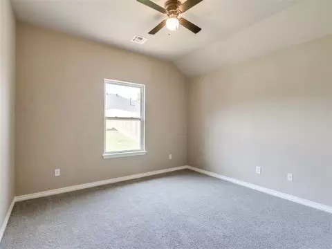 Bedroom - 416 Rolling Meadow Dr, Noble, OK 73068 photo 9 of 12