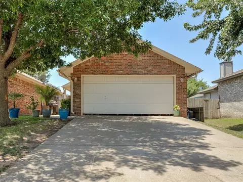 1325 White Oak Rd, Moore, OK 73160