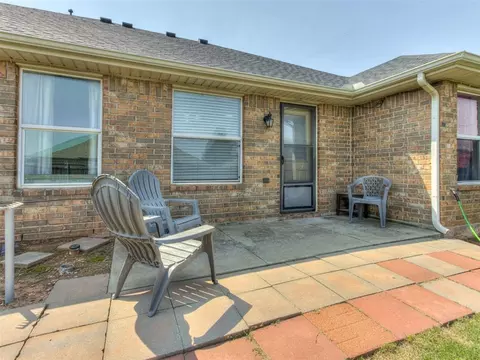 Exterior - 531 E Juniper Ln, Mustang, OK 73064 photo 3 of 6