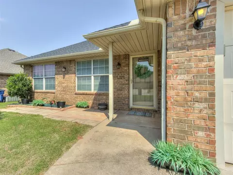 Other - 531 E Juniper Ln, Mustang, OK 73064 photo 1 of 4