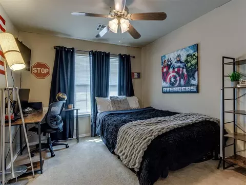 Bedroom - 531 E Juniper Ln, Mustang, OK 73064 photo 4 of 6
