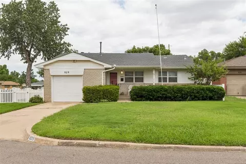 929 Stiver Dr, Midwest City, OK 73110
