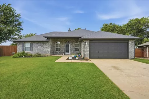 1005 Meadowlake Dr, Noble, OK 73068