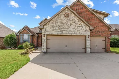 1117 Samantha Ln, Moore, OK 73160